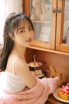 埋进腿间舌头使劲添动态图